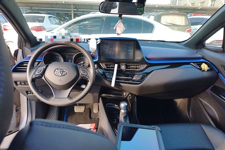 Used Toyota C-HR 2020 2.0L Leading Edition Interior 2