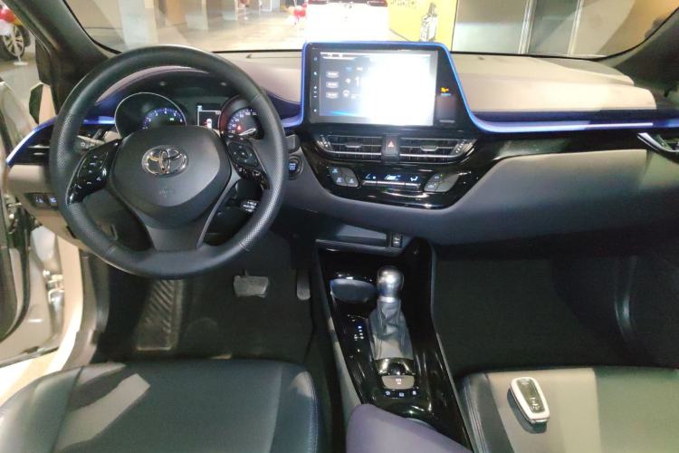 Used Toyota C-HR 2020 2.0L Leading Edition Interior 2