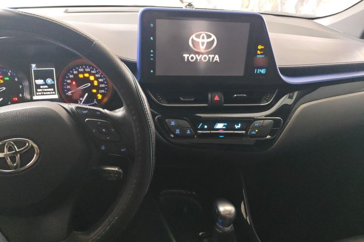 Used Toyota C-HR 2020 2.0L Leading Edition Interior 3
