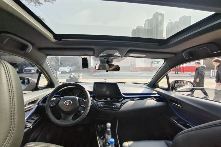 Used Toyota C-HR 2020 2.0L Leading Edition Interior 3