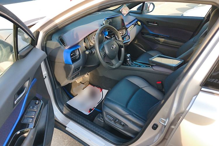 Used Toyota C-HR 2020 2.0L Leading Edition Interior 3