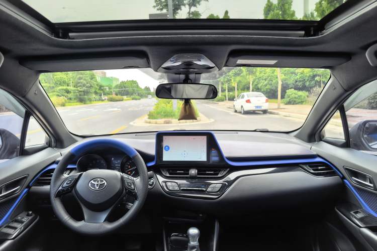 Used Toyota C-HR 2020 2.0L Leading Edition Interior 3