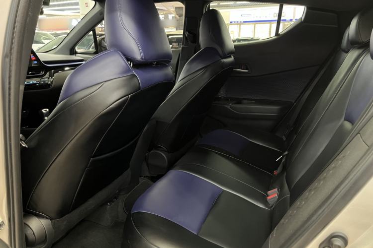 Used Toyota C-HR 2020 2.0L Luxury Edition Interior 4