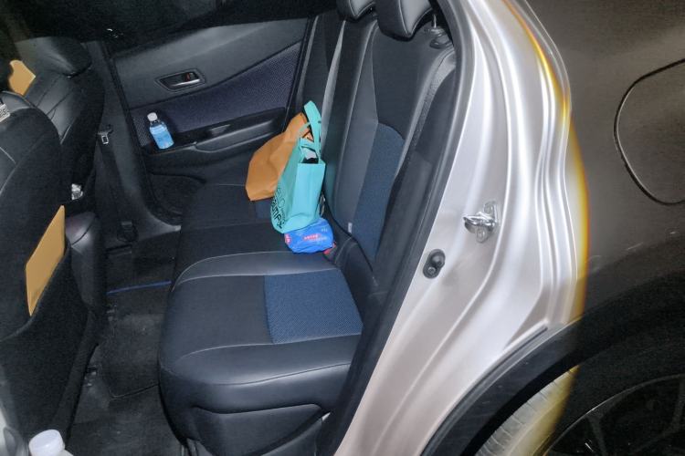 Used Toyota C-HR 2020 2.0L Leading Edition Interior 4