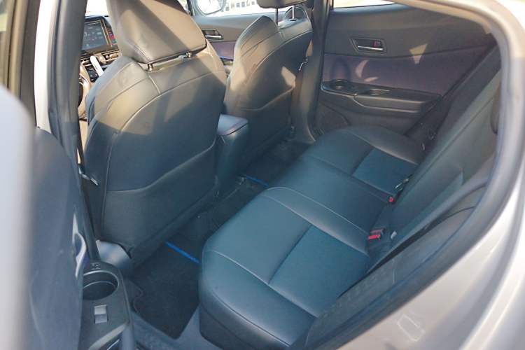 Used Toyota C-HR 2020 2.0L Leading Edition Interior 4