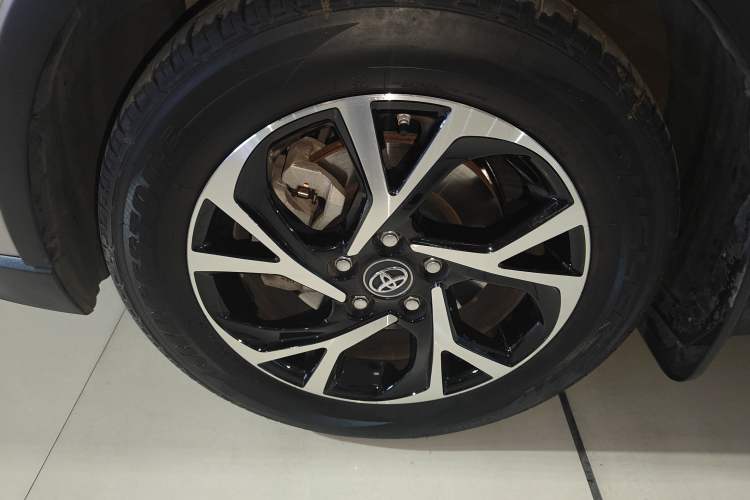 Used Toyota C-HR 2020 2.0L Leading Edition Left Front Wheel Hub