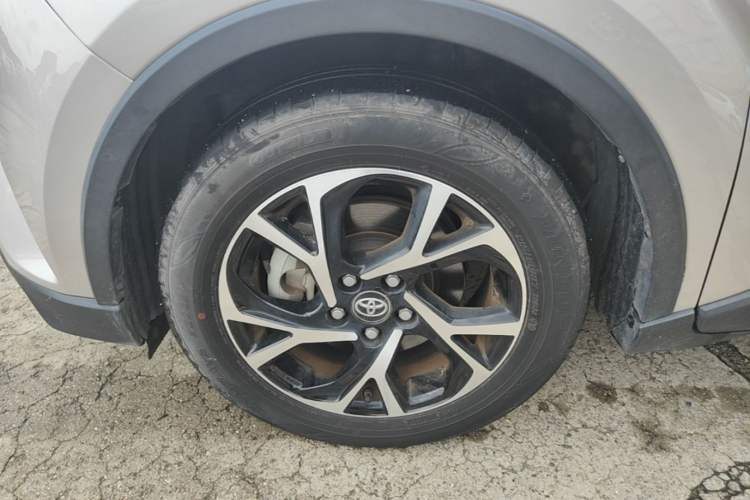 Used Toyota C-HR 2020 2.0L Leading Edition Left Front Wheel Hub