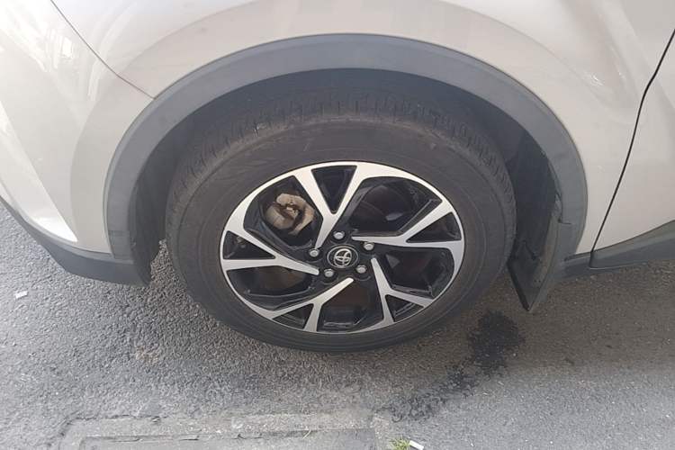 Used Toyota C-HR 2020 2.0L Leading Edition Left Front Wheel Hub