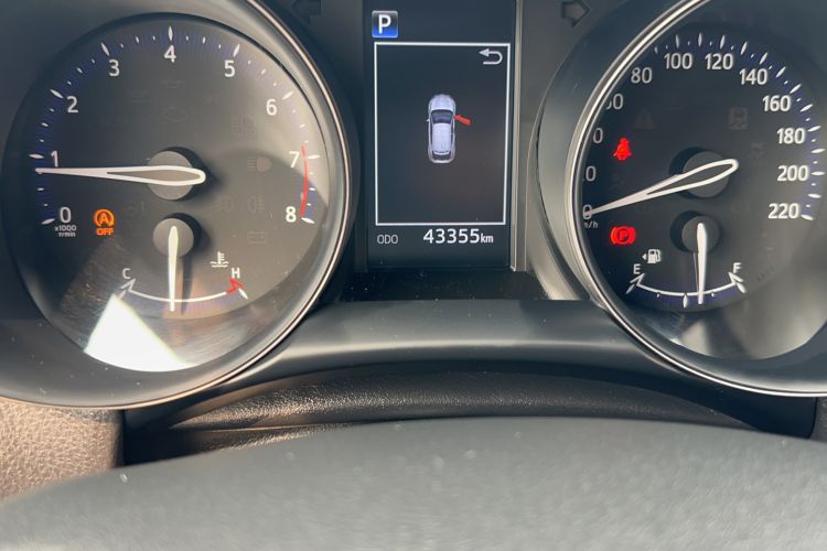 Used Toyota C-HR 2020 2.0L Leading Edition Odometer Close Up