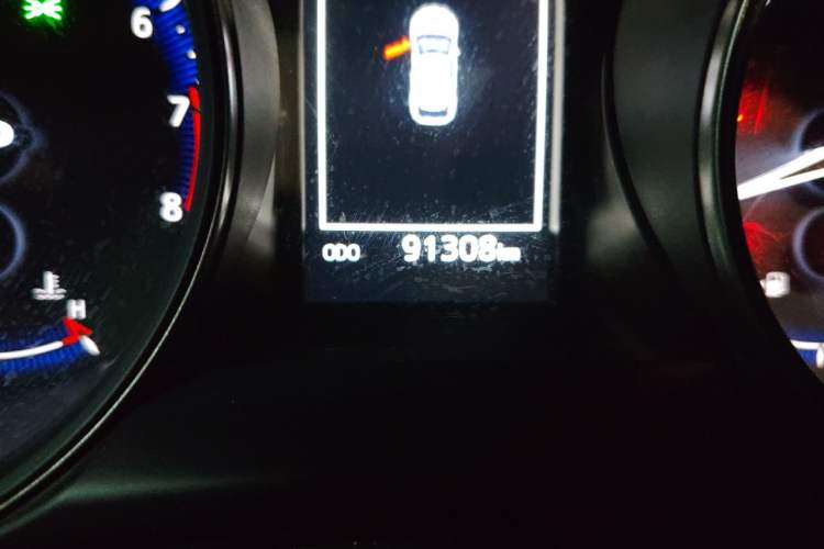 Used Toyota C-HR 2020 2.0L Leading Edition Odometer Close Up