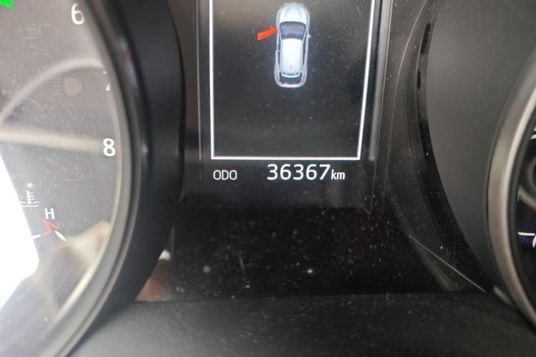 Used Toyota C-HR 2020 2.0L Leading Edition Odometer Close Up