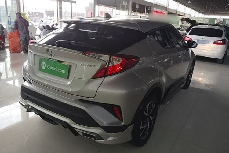 Used Toyota C-HR 2020 2.0L Leading Edition Rear Right 45 Deg