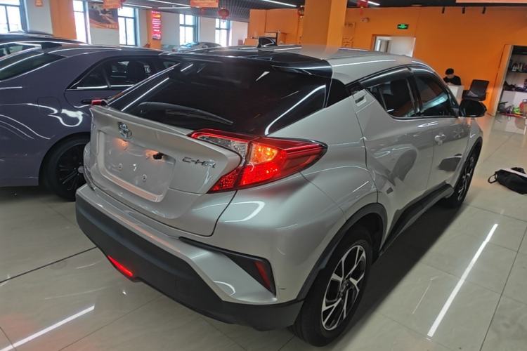 Used Toyota C-HR 2020 2.0L Leading Edition Rear Right 45 Deg