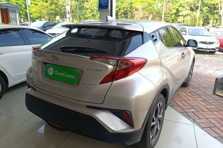 Used Toyota C-HR 2020 2.0L Leading Edition Rear Right 45 Deg