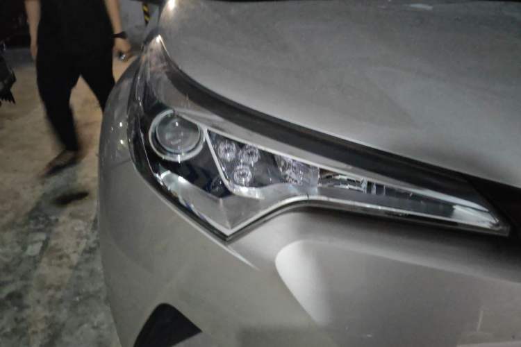 Used Toyota C-HR 2020 2.0L Comfort Edition Right Front Headlight