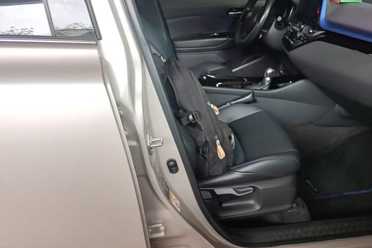 Used Toyota C-HR 2020 2.0L Leading Edition Right Front Seat