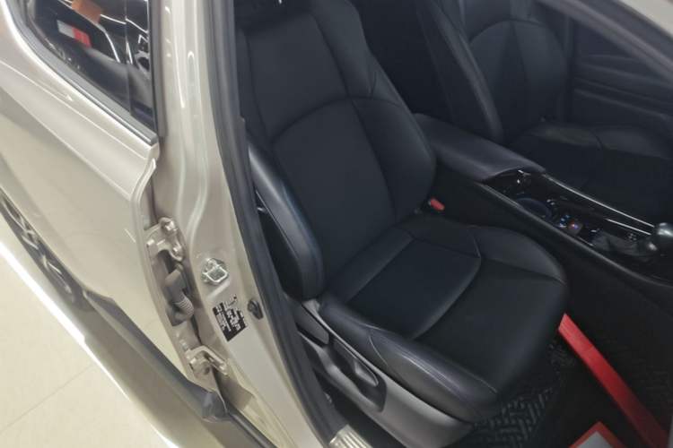Used Toyota C-HR 2020 2.0L Leading Edition Right Front Seat