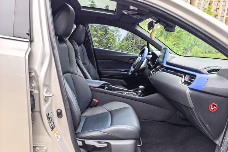 Used Toyota C-HR 2020 2.0L Leading Edition Right Front Seat