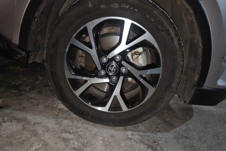 Used Toyota C-HR 2020 2.0L Comfort Edition Right Front Wheel Hub