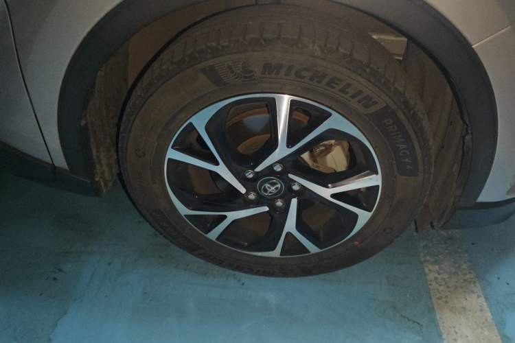 Used Toyota C-HR 2020 2.0L Comfort Edition Right Front Wheel Hub