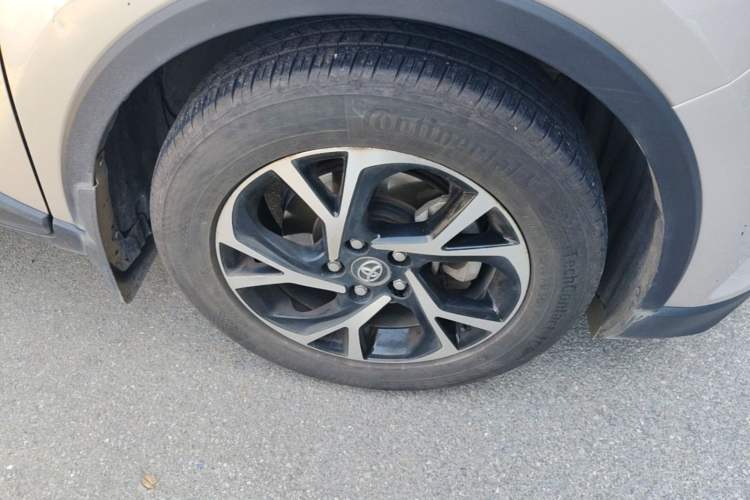 Used Toyota C-HR 2020 2.0L Leading Edition Right Front Wheel Hub