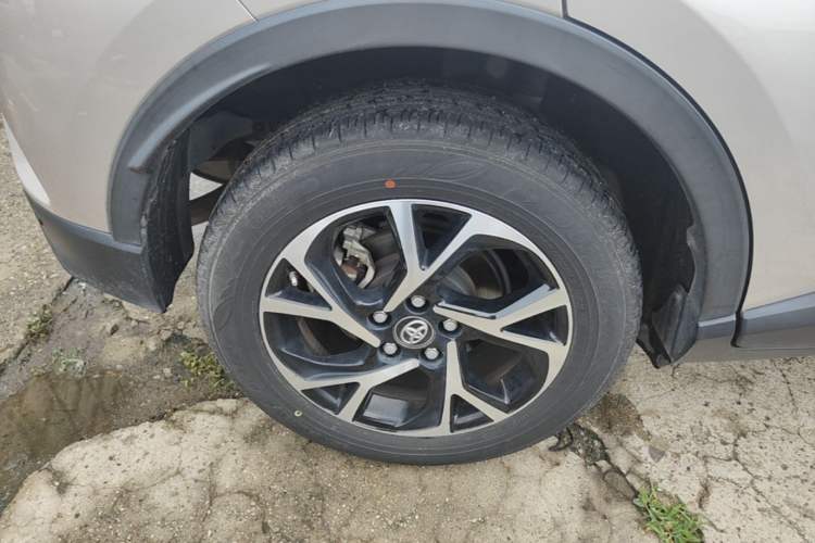 Used Toyota C-HR 2020 2.0L Leading Edition Right Rear Wheel Hub