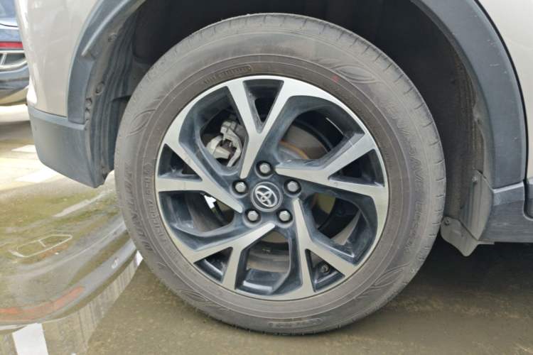 Used Toyota C-HR 2020 2.0L Leading Edition Right Rear Wheel Hub