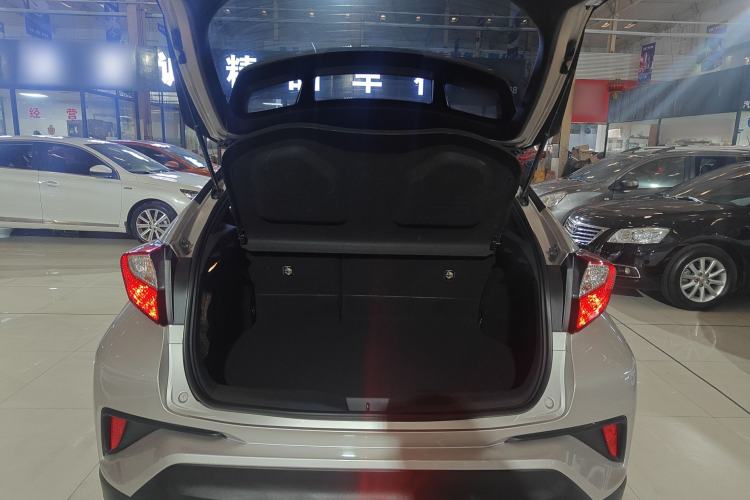 Used Toyota C-HR 2020 2.0L Leading Edition Trunk