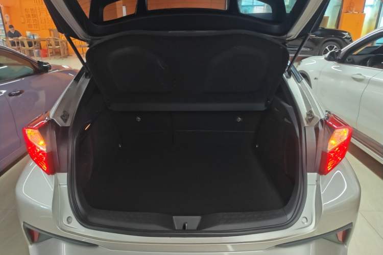 Used Toyota C-HR 2020 2.0L Leading Edition Trunk