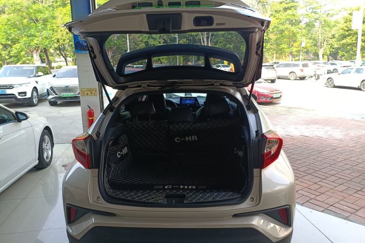 Used Toyota C-HR 2020 2.0L Leading Edition Trunk