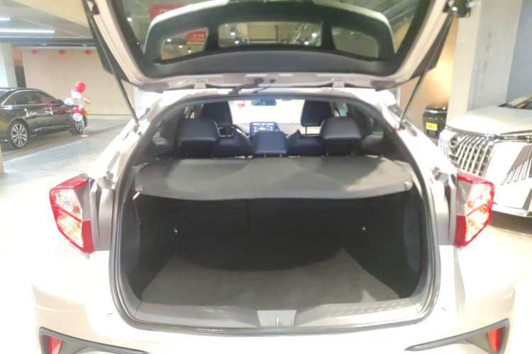 Used Toyota C-HR 2020 2.0L Leading Edition Trunk