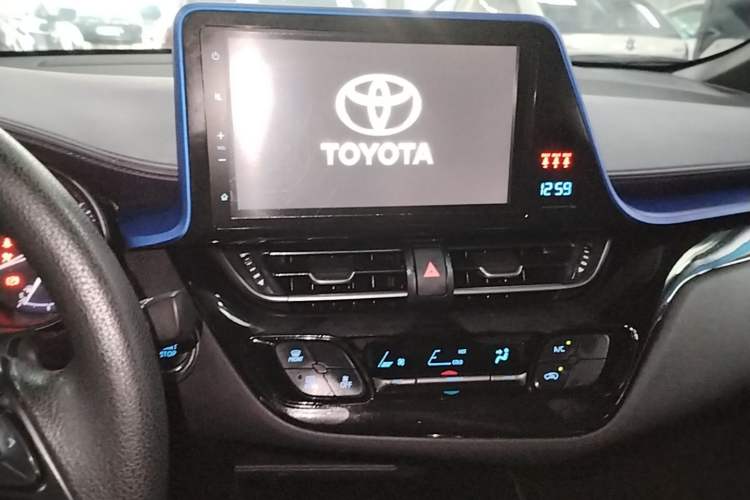 Used Toyota C-HR 2020 2.0L Leading Edition Audio And AC Panel