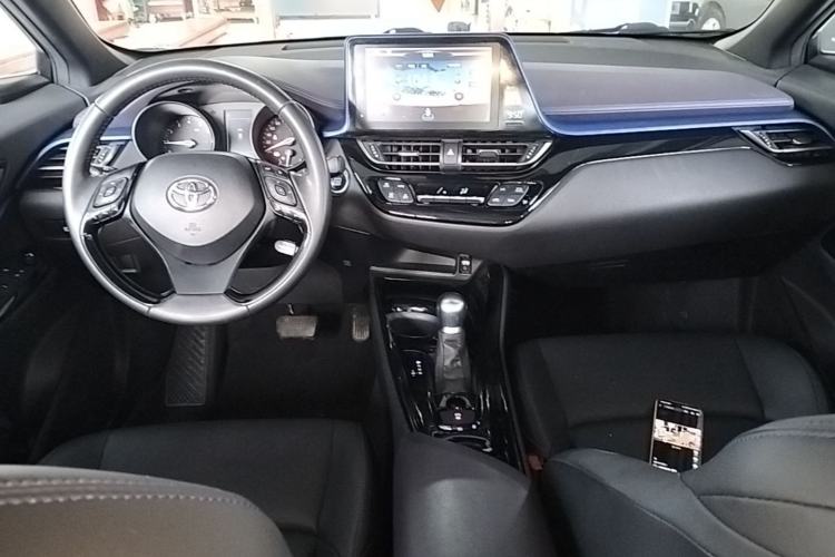 Used Toyota C-HR 2020 2.0L Luxury Edition Center Console