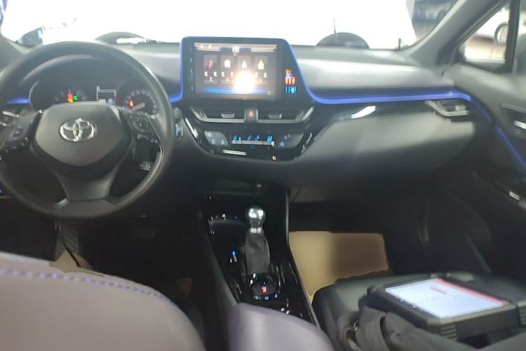 Used Toyota C-HR 2020 2.0L Leading Edition Center Console