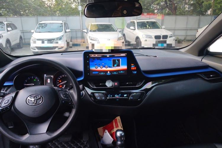 Used Toyota C-HR 2020 2.0L Leading Edition Center Console