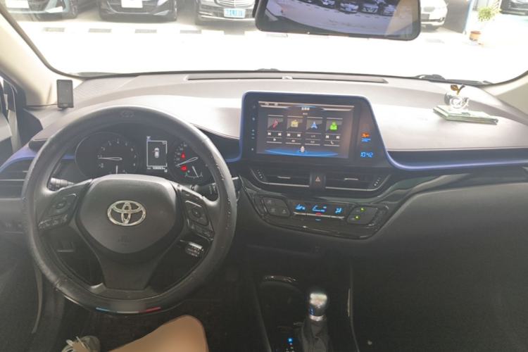 Used Toyota C-HR 2020 2.0L Leading Edition Center Console