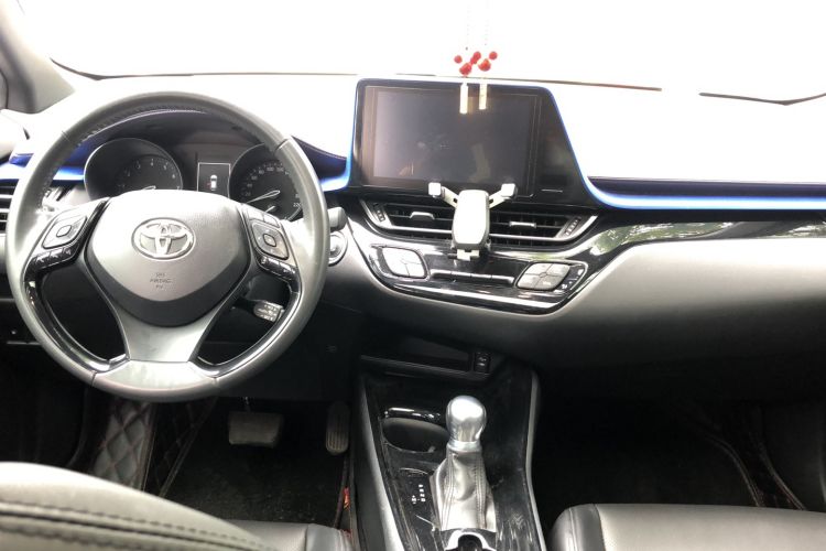 Used Toyota C-HR 2020 2.0L Luxury Edition Center Console