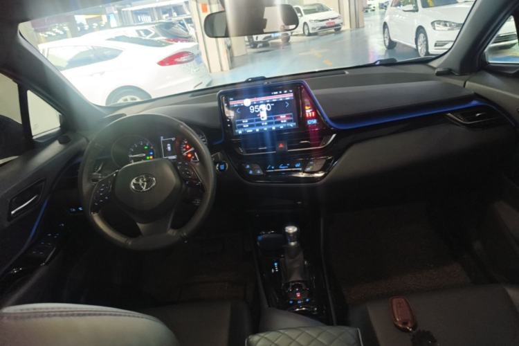 Used Toyota C-HR 2020 2.0L Leading Edition Center Console