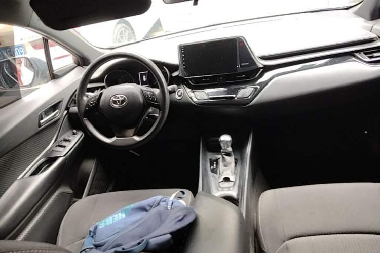 Used Toyota C-HR 2020 2.0L Comfort Edition Center Console