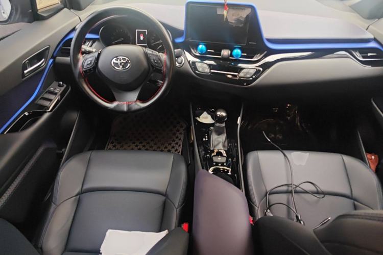 Used Toyota C-HR 2020 2.0L Luxury Edition Center Console