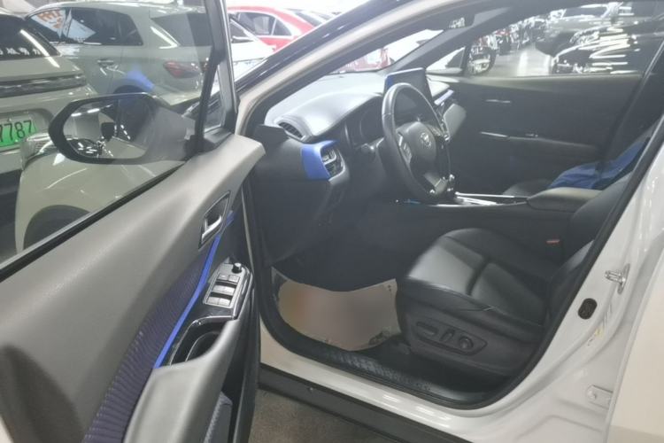 Used Toyota C-HR 2020 2.0L Luxury Edition Driver Seat