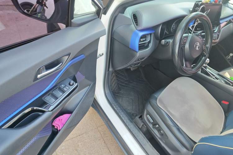 Used Toyota C-HR 2020 2.0L Leading Edition Driver Seat