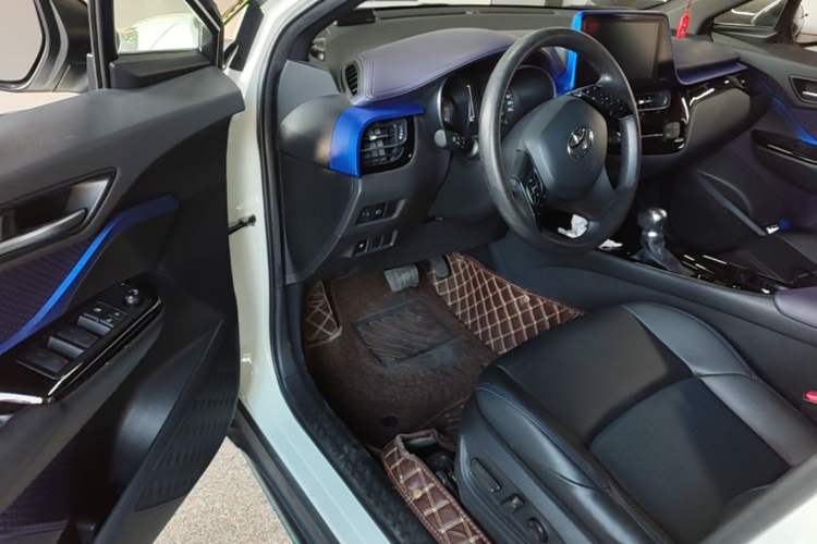 Used Toyota C-HR 2020 2.0L Leading Edition Driver Seat