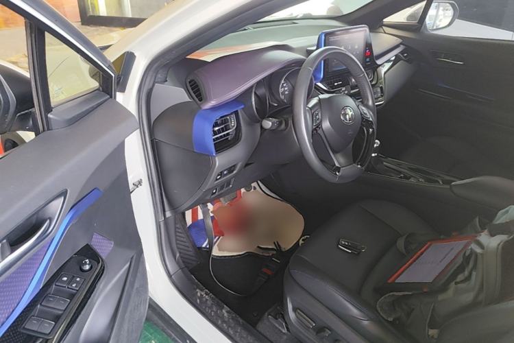 Used Toyota C-HR 2020 2.0L Luxury Edition Driver Seat