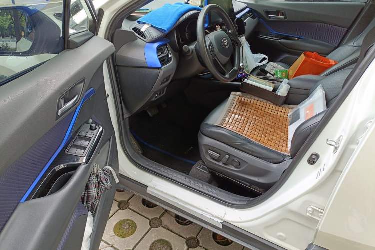Used Toyota C-HR 2020 2.0L Leading Edition Driver Seat