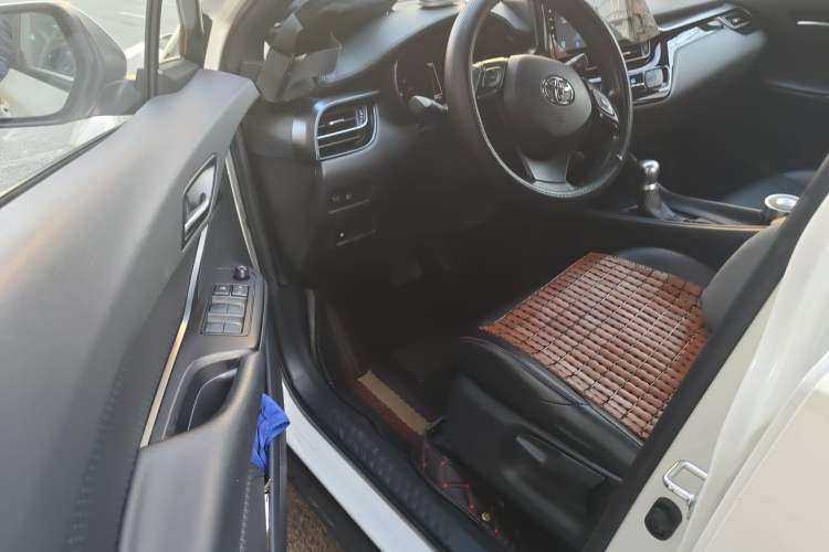 Used Toyota C-HR 2020 2.0L Comfort Edition Driver Seat