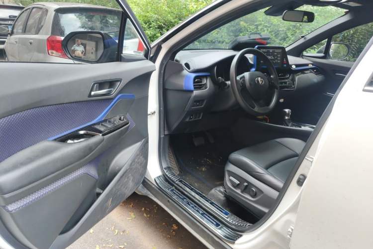 Used Toyota C-HR 2020 2.0L Leading Edition Driver Seat