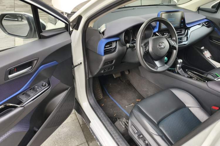 Used Toyota C-HR 2020 2.0L Leading Edition Driver Seat