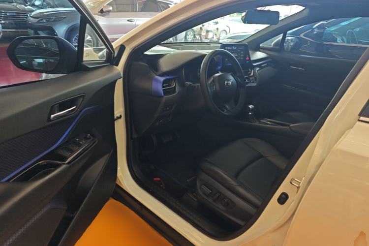 Used Toyota C-HR 2020 2.0L Leading Edition Driver Seat