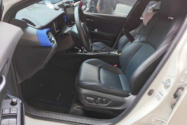 Used Toyota C-HR 2020 2.0L Leading Edition Driver Seat